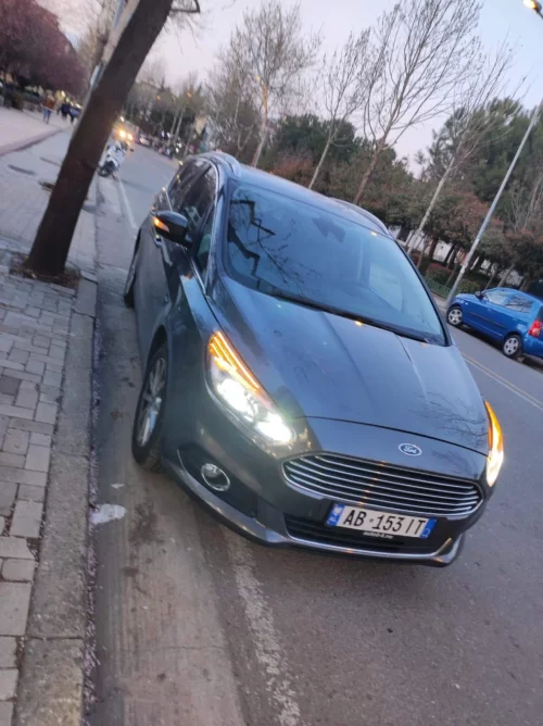 Ford S-Max ne shitje