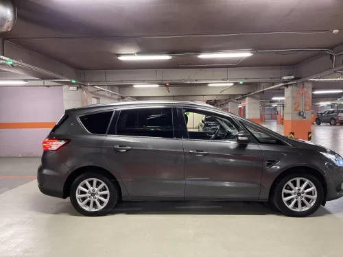 Ford S-Max ne shitje